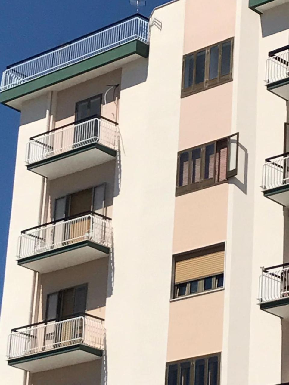 B&B Piazza Marconi Манфредония Экстерьер фото